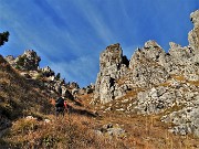 33 Torrioni, guglie, pinnacoli baciati dal sole